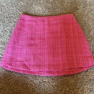 MINI SKIRT/ SIZE S (fits tighter like XS) / NEVER WORN